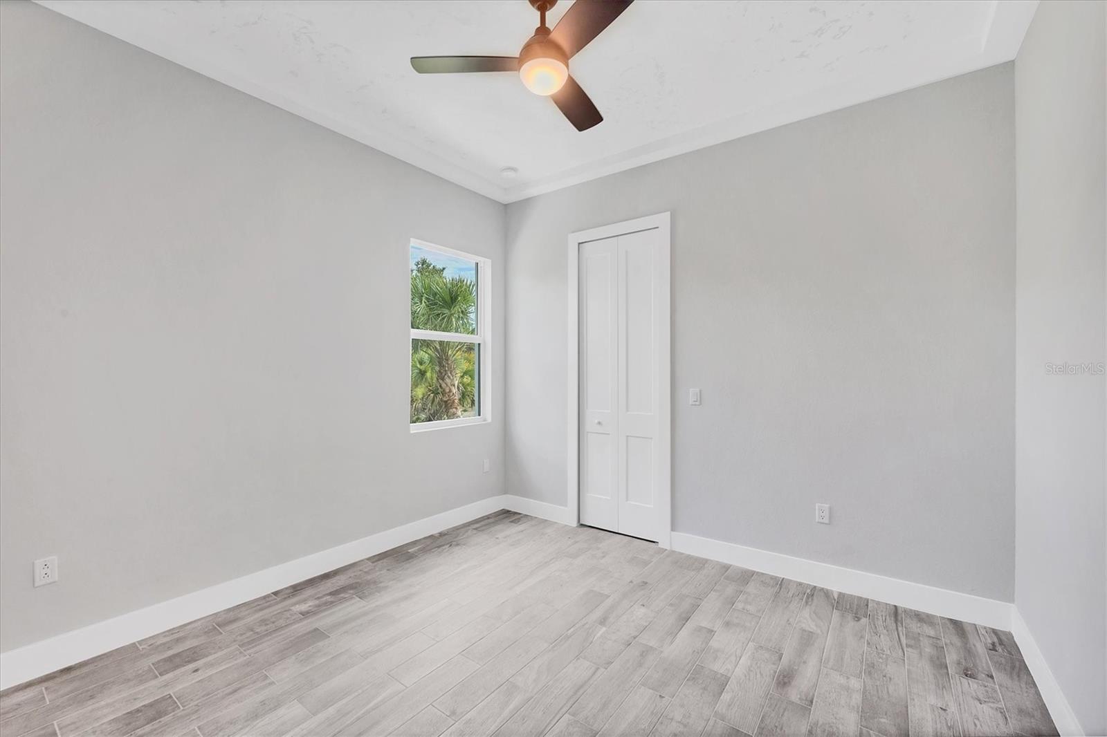 Image 21 of 41 For 123 Ferdon Circle