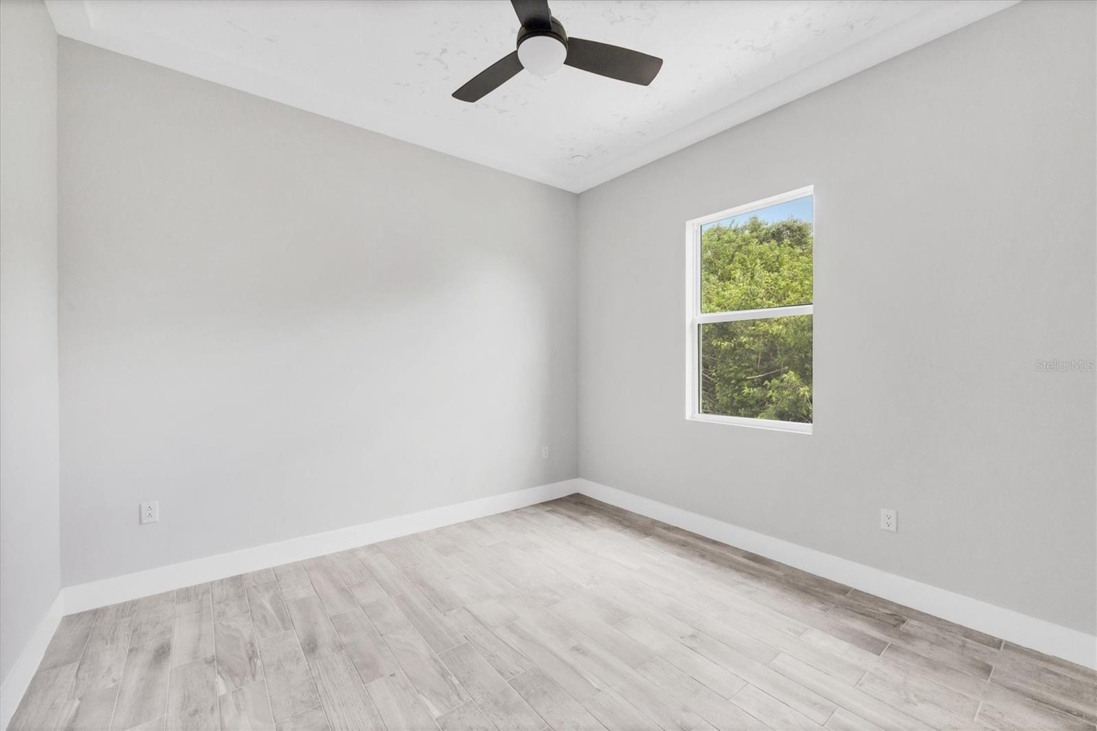 Image 23 of 41 For 123 Ferdon Circle