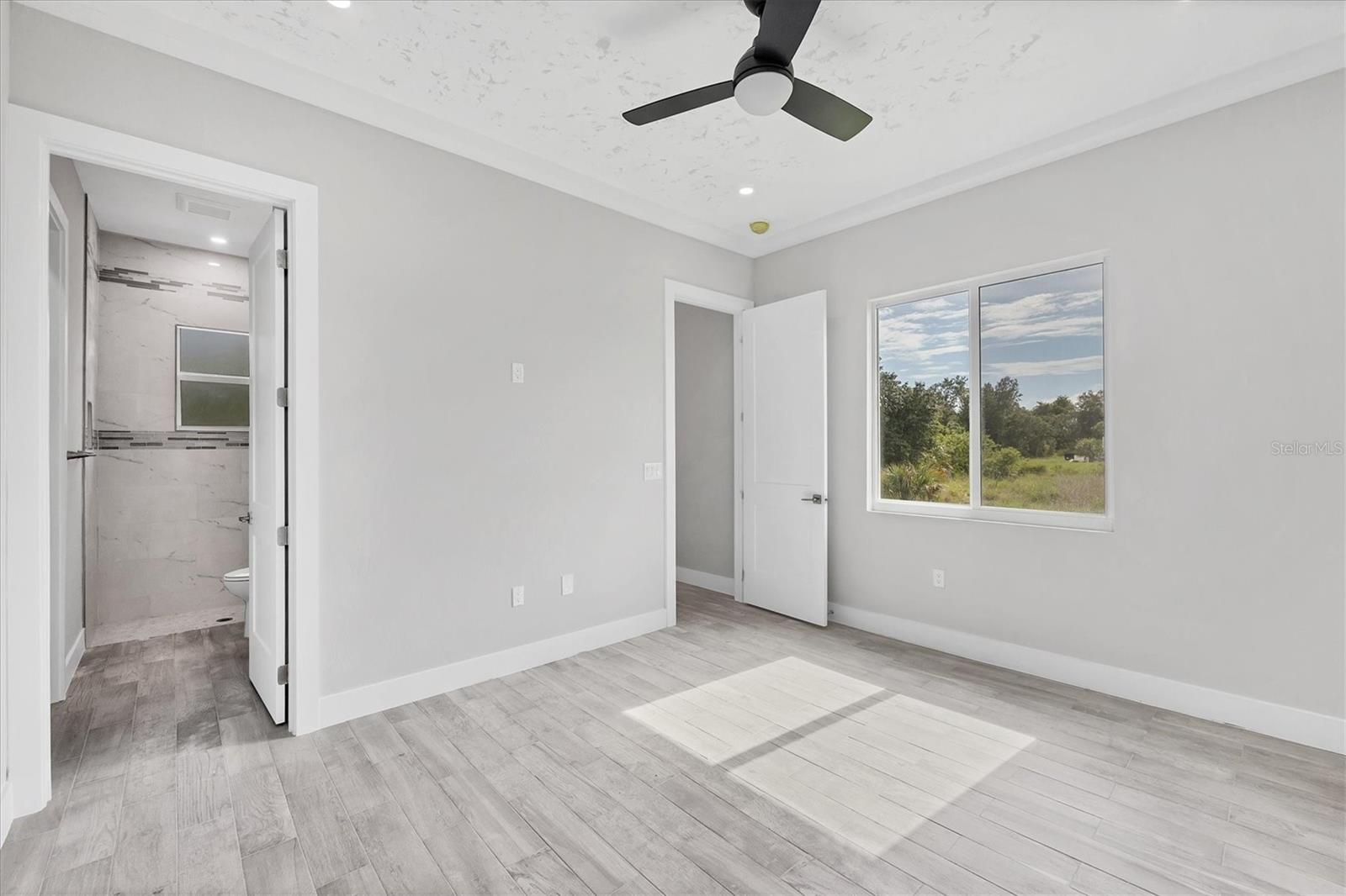 Image 30 of 41 For 123 Ferdon Circle