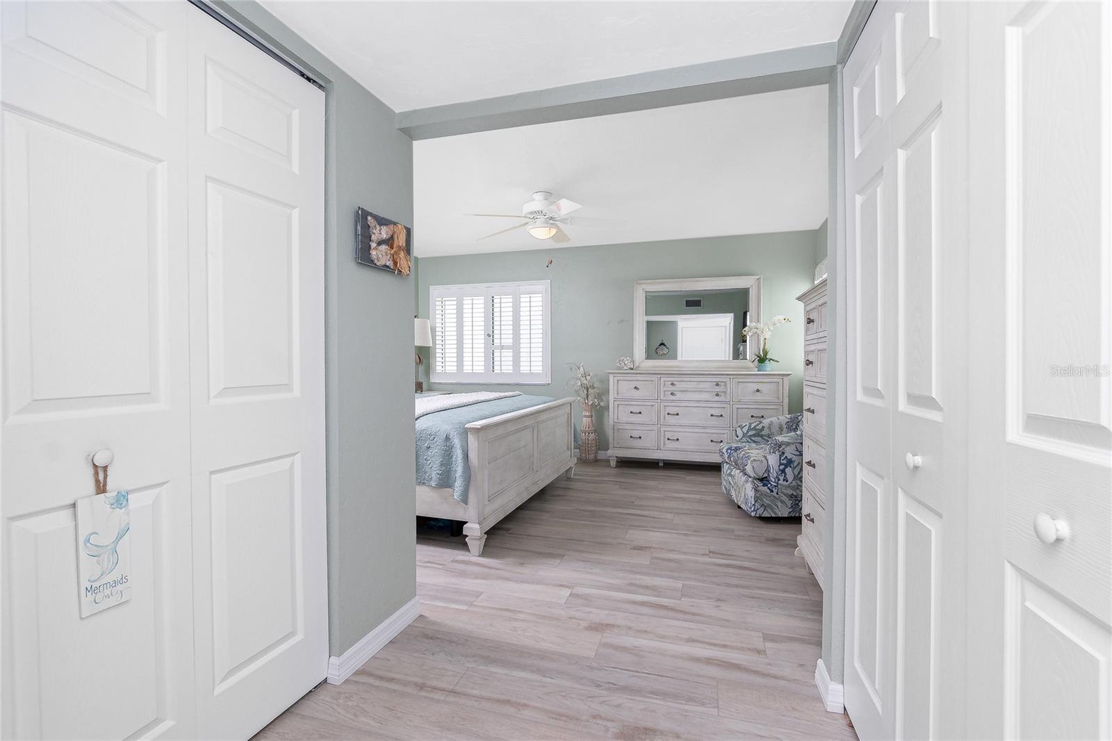 Image 20 of 54 For 2955 Beach Road C123