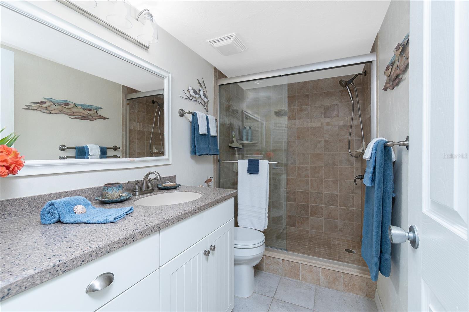 Image 24 of 54 For 2955 Beach Road C123