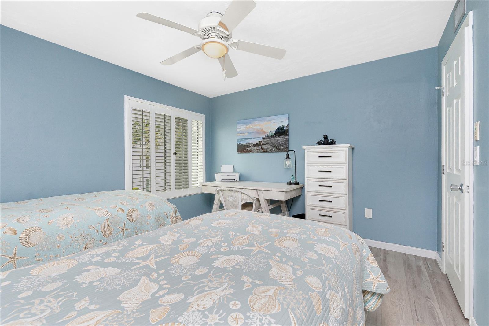 Image 29 of 54 For 2955 Beach Road C123