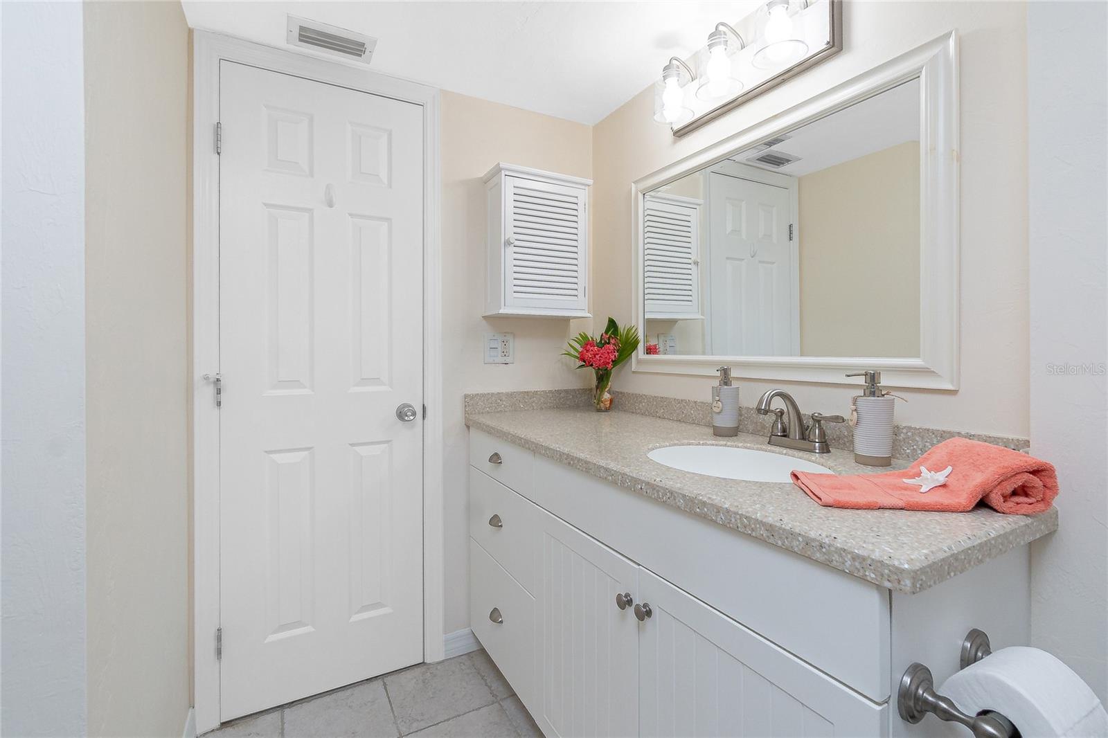 Image 32 of 54 For 2955 Beach Road C123