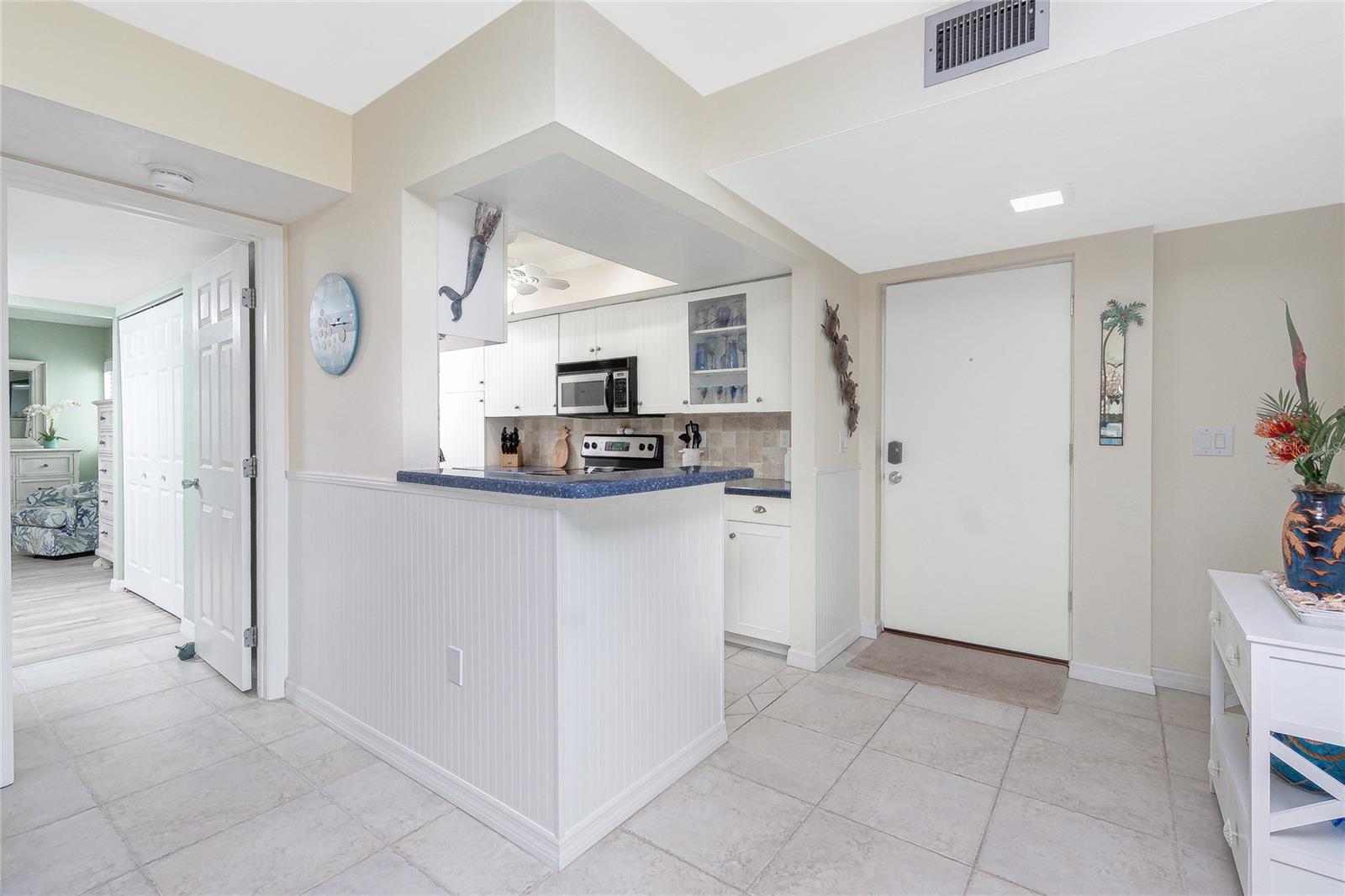 Image 4 of 54 For 2955 Beach Road C123