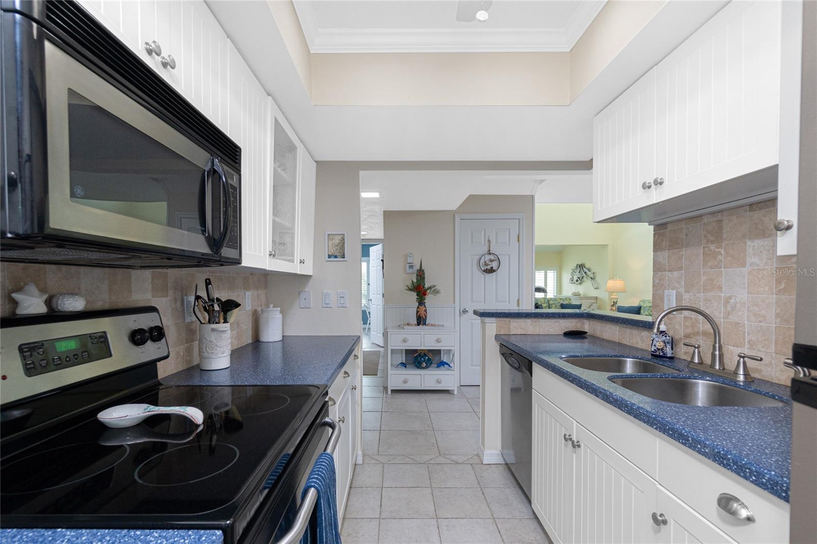 Image 8 of 54 For 2955 Beach Road C123