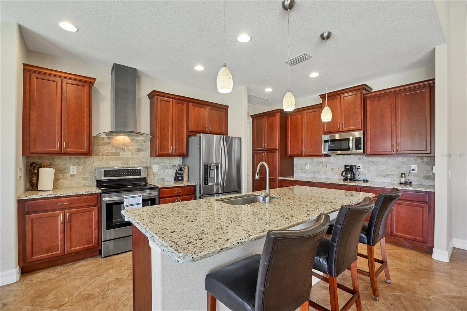 Image 10 of 53 For 15128 Hennipen Circle