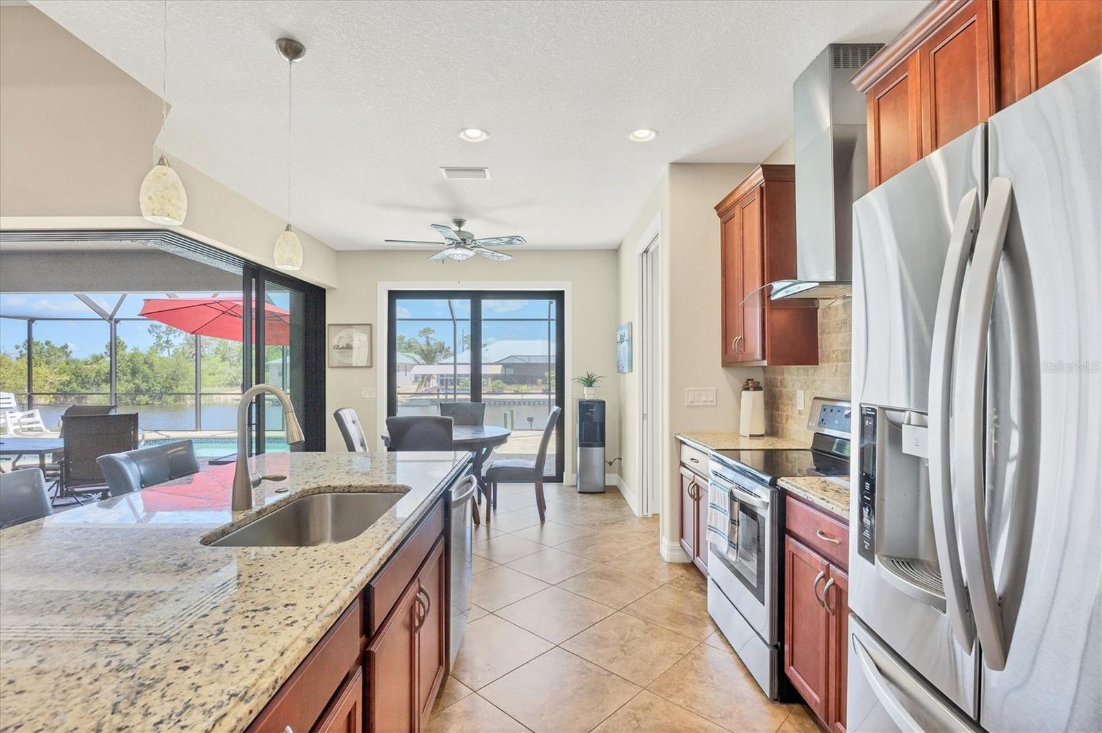 Image 12 of 53 For 15128 Hennipen Circle