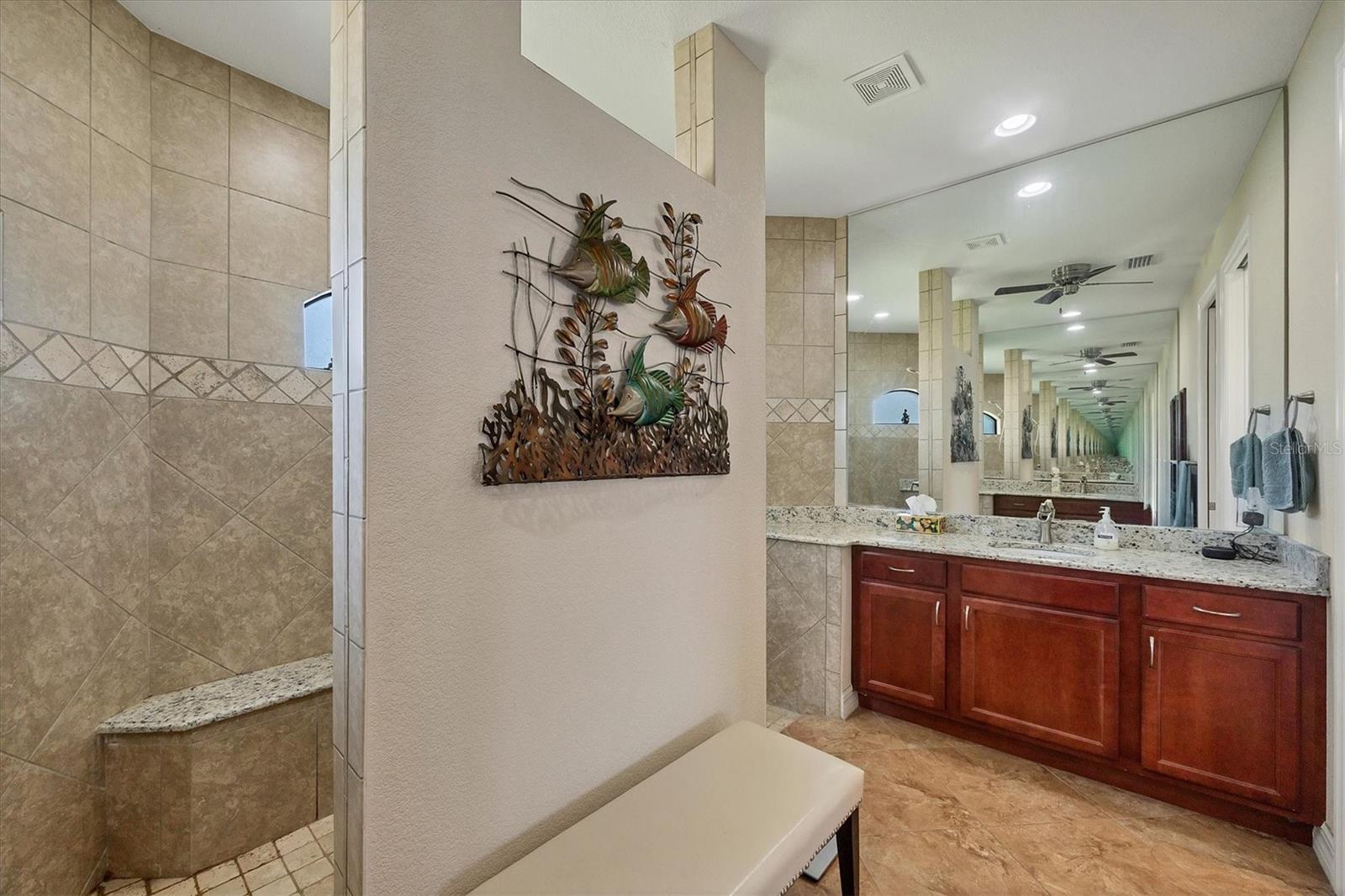 Image 19 of 53 For 15128 Hennipen Circle