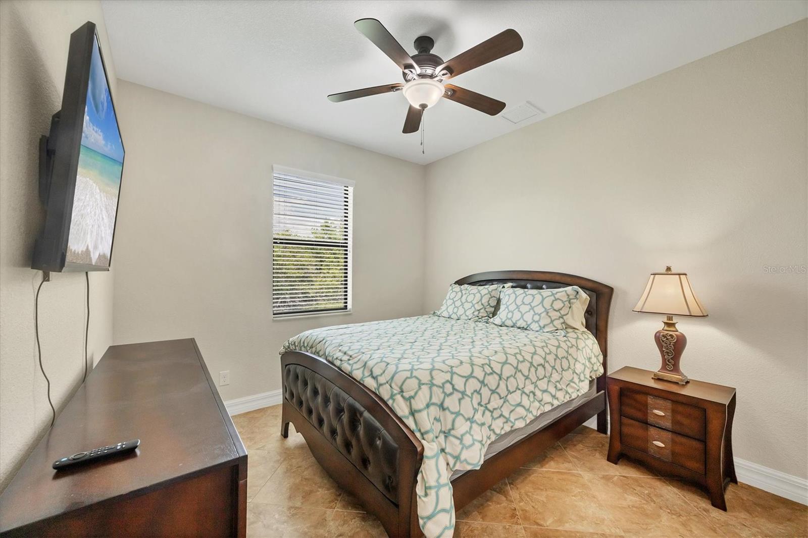 Image 21 of 53 For 15128 Hennipen Circle