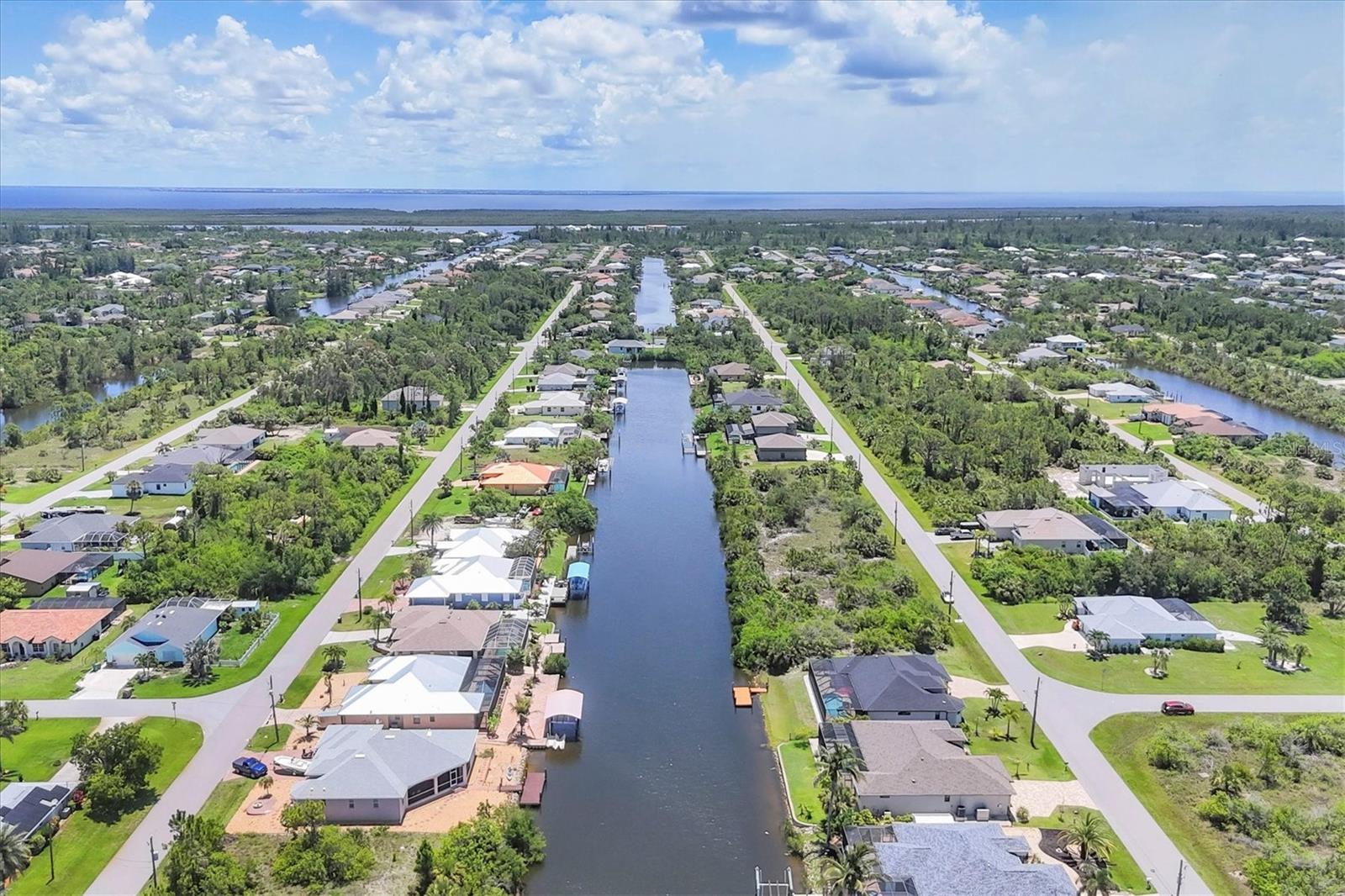 Image 36 of 53 For 15128 Hennipen Circle