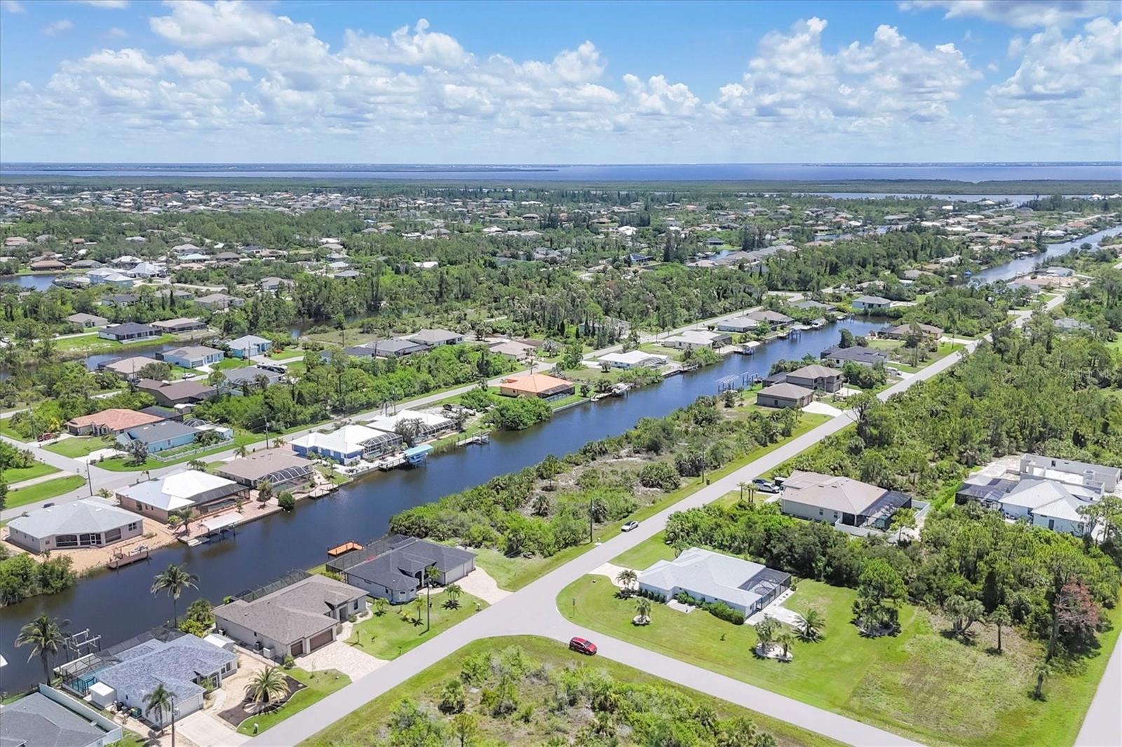 Image 37 of 53 For 15128 Hennipen Circle