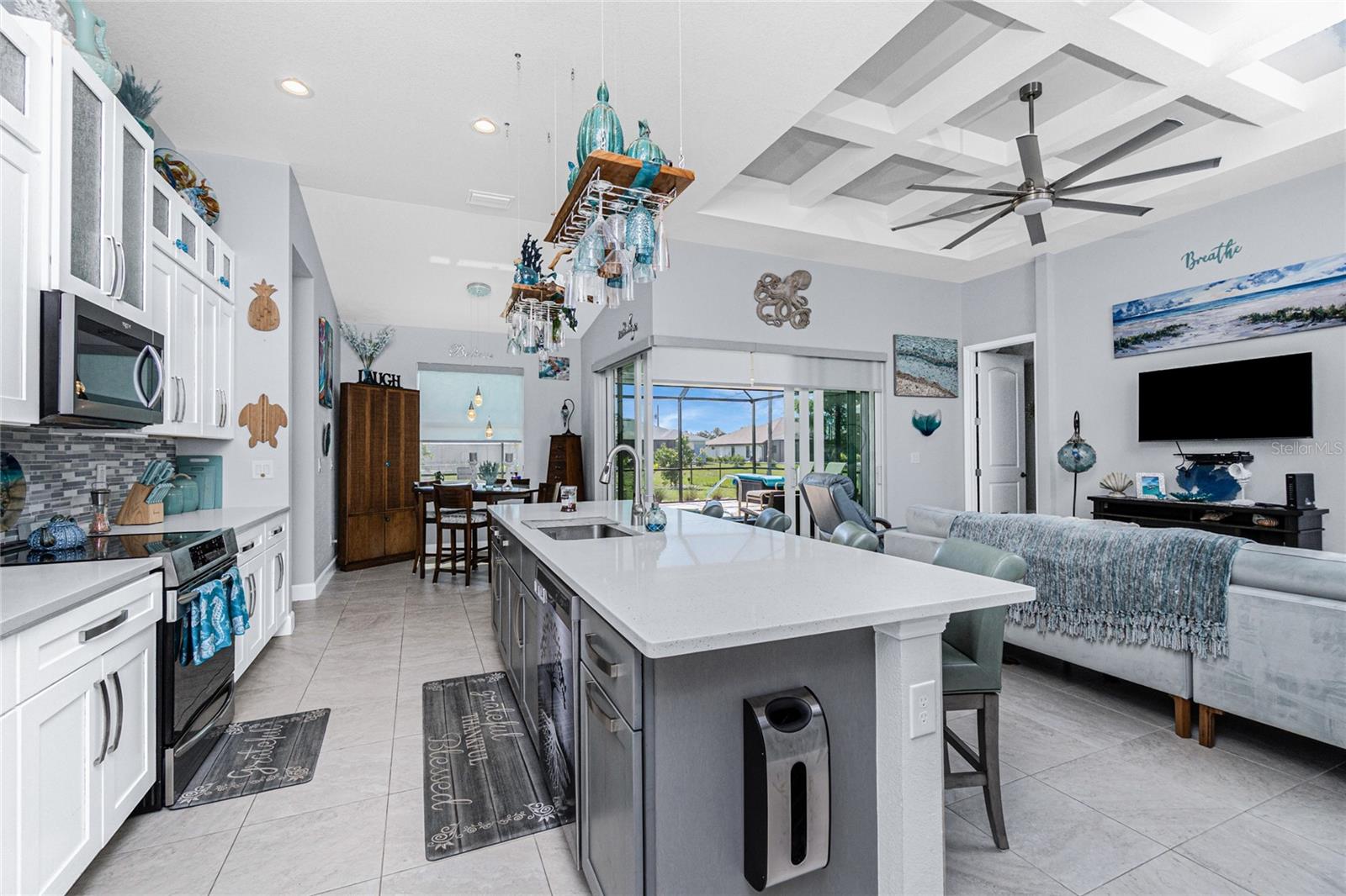 Image 14 of 47 For 262 Rotonda Boulevard N