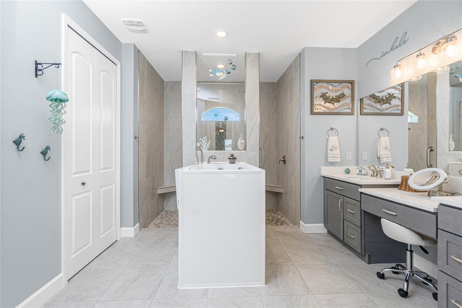 Image 20 of 47 For 262 Rotonda Boulevard N