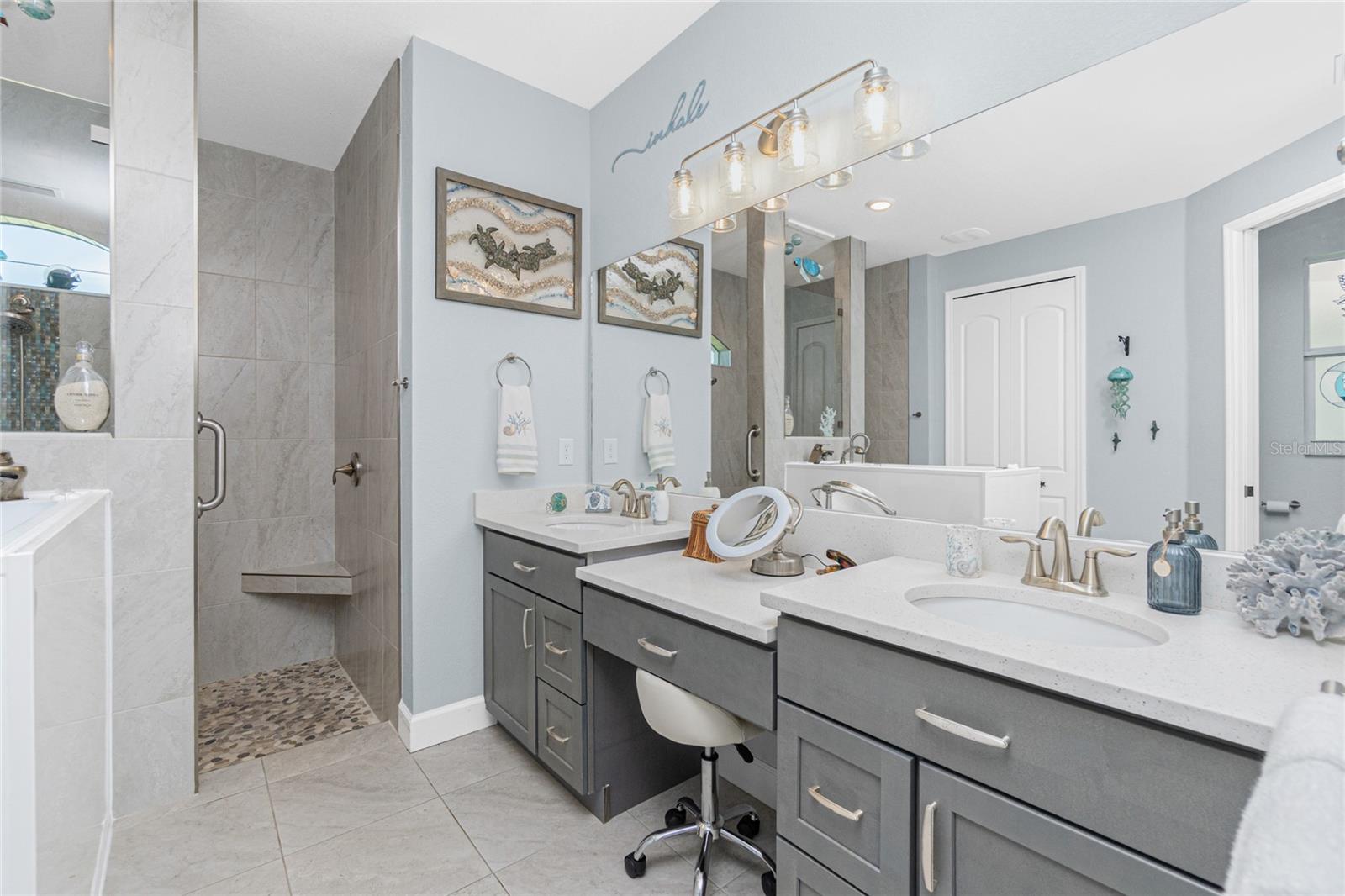 Image 21 of 47 For 262 Rotonda Boulevard N