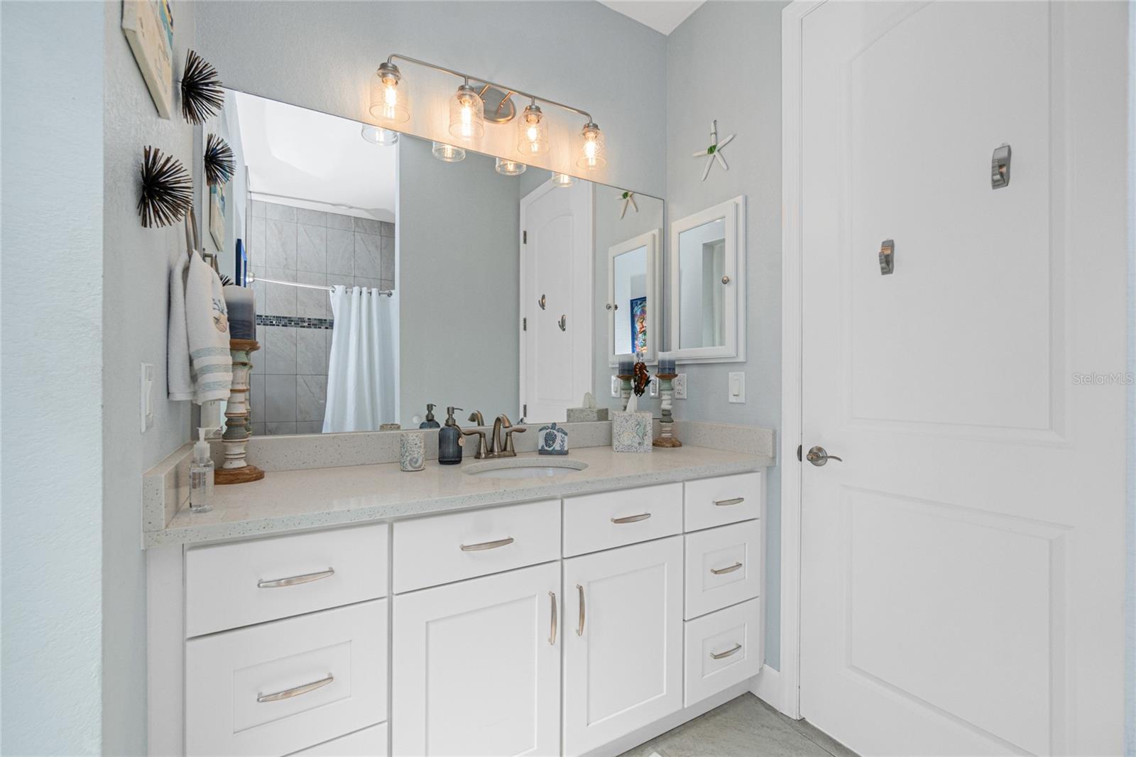 Image 27 of 47 For 262 Rotonda Boulevard N
