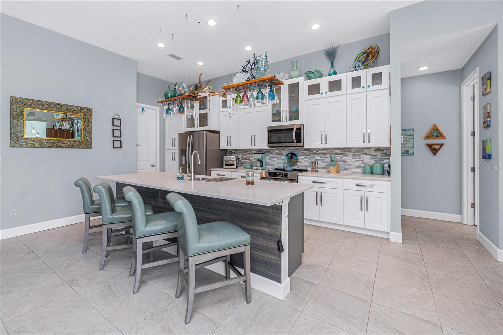 Image 9 of 47 For 262 Rotonda Boulevard N