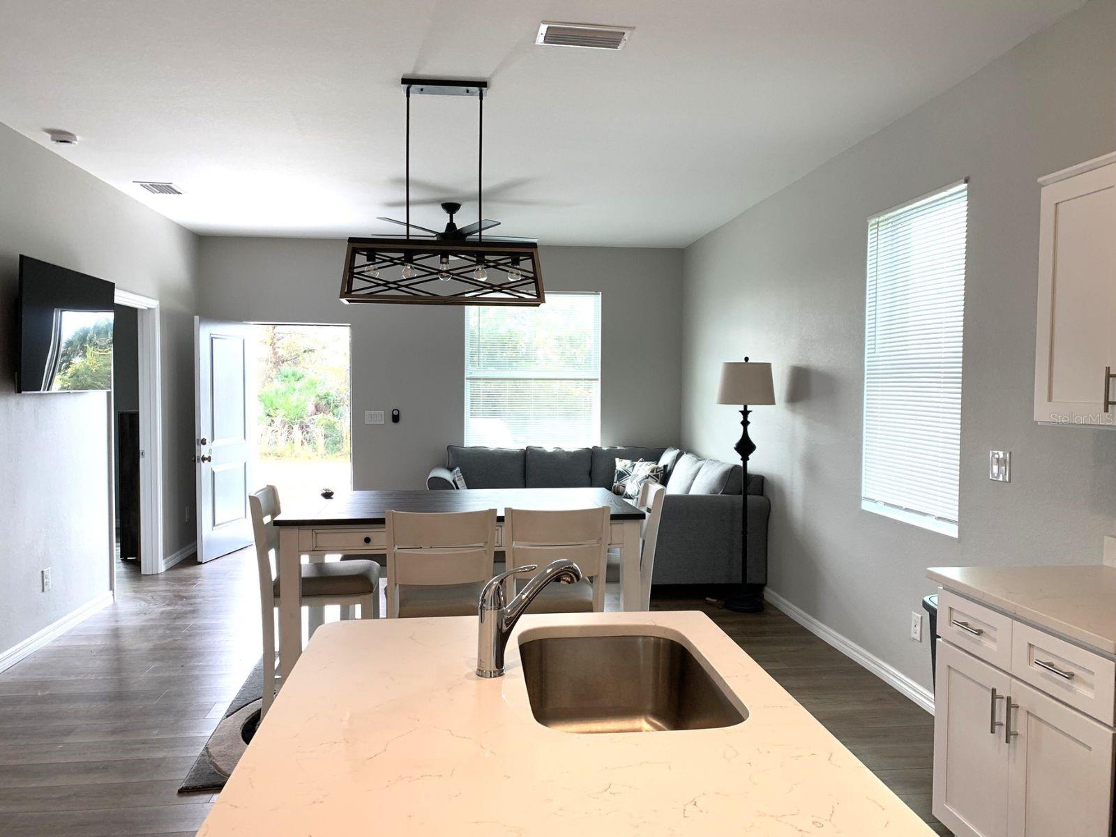 Image 9 of 11 For 10364 Kidron Avenue