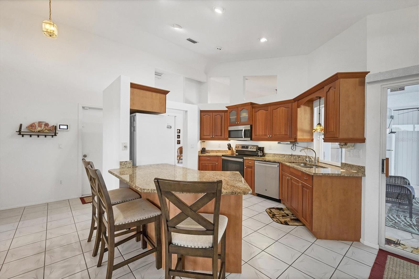 Image 14 of 54 For 727 Rotonda Circle