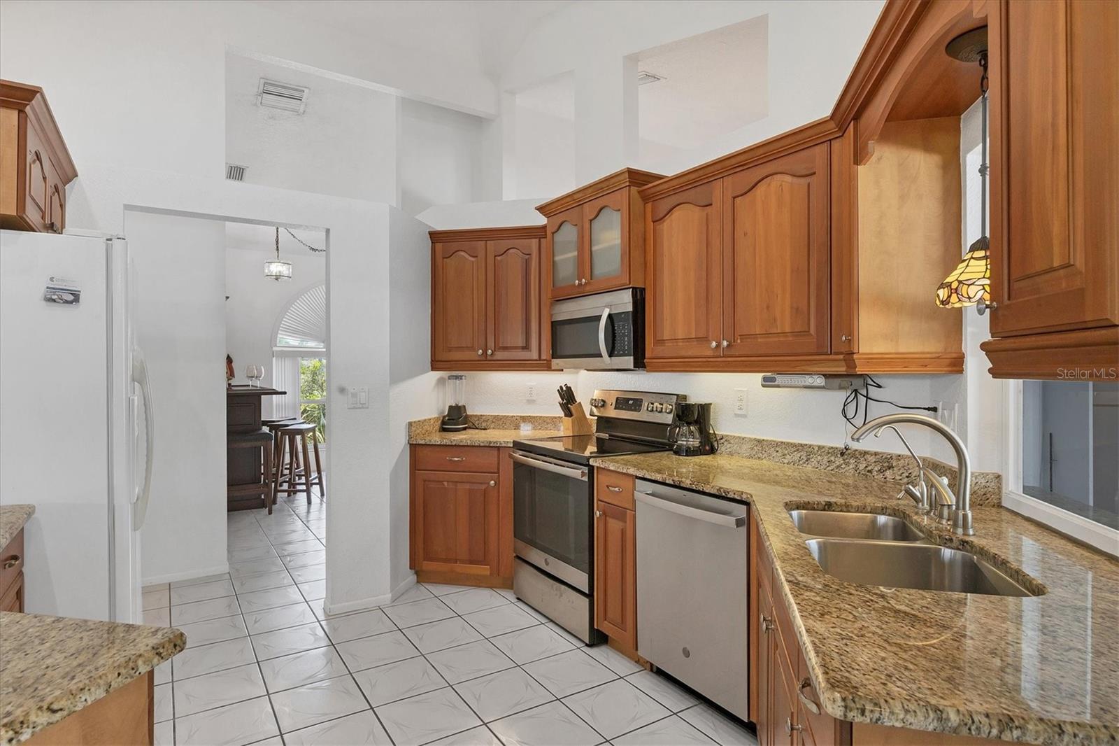 Image 15 of 54 For 727 Rotonda Circle