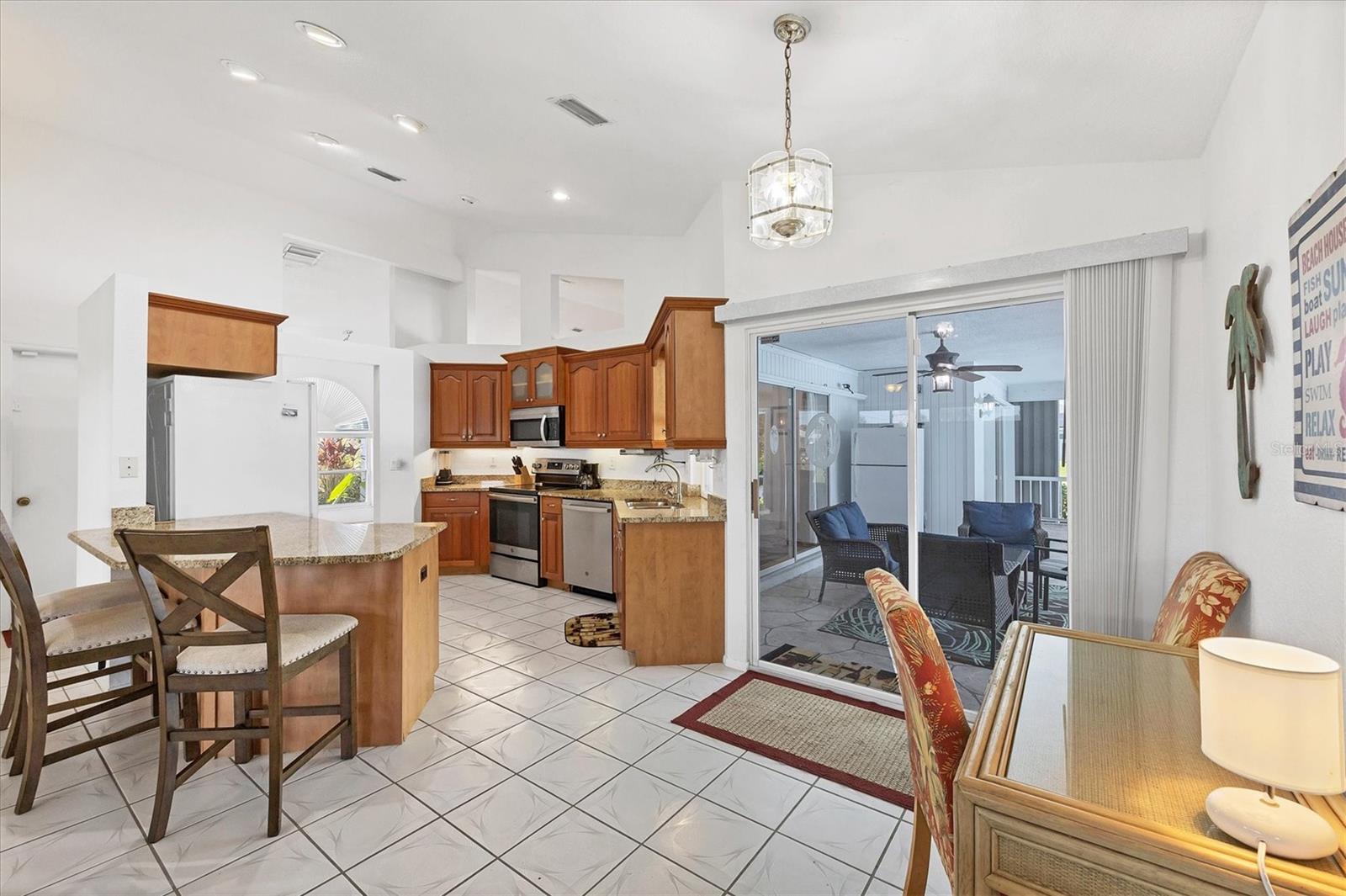 Image 18 of 54 For 727 Rotonda Circle