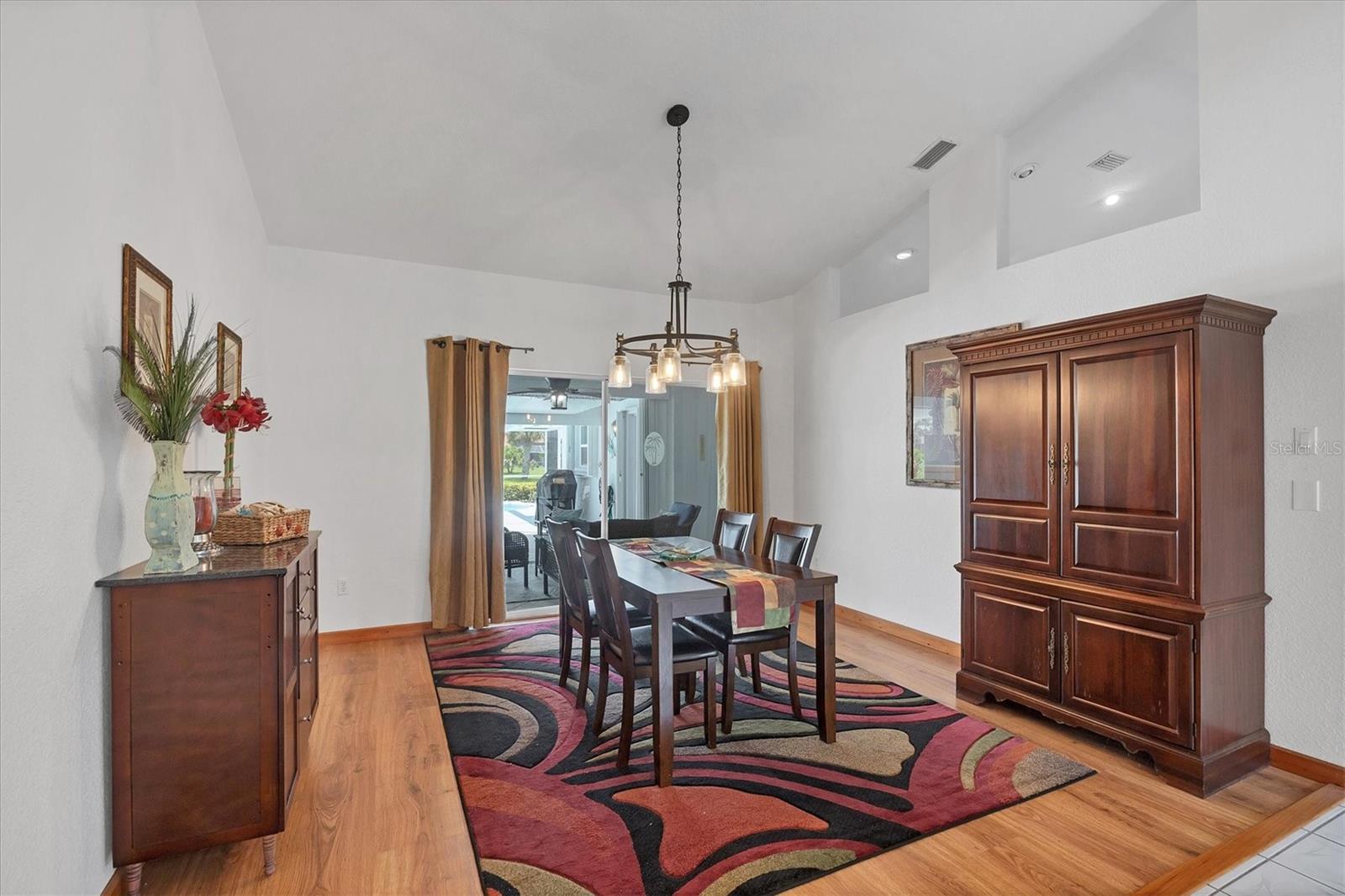 Image 19 of 54 For 727 Rotonda Circle