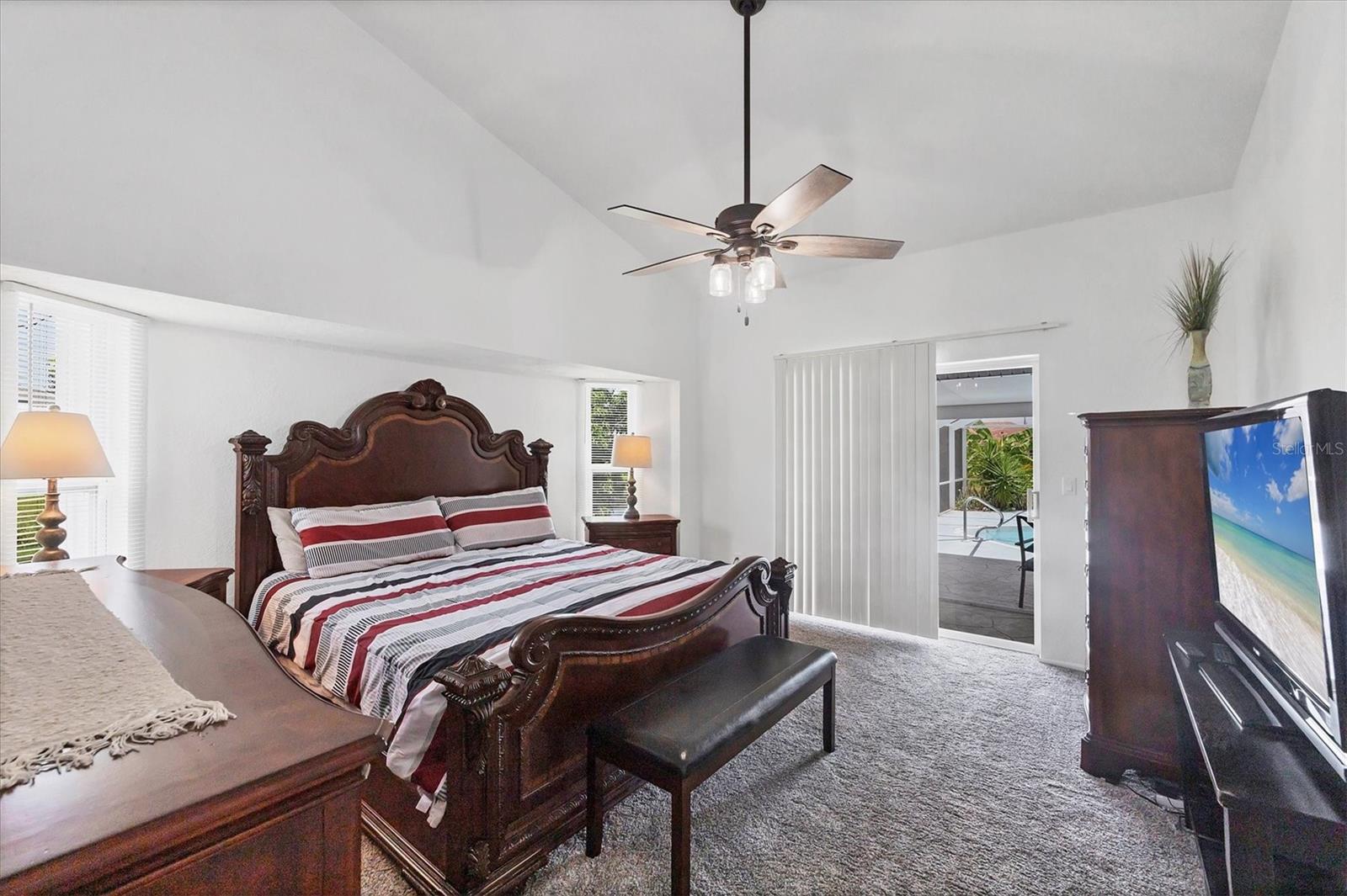 Image 21 of 54 For 727 Rotonda Circle