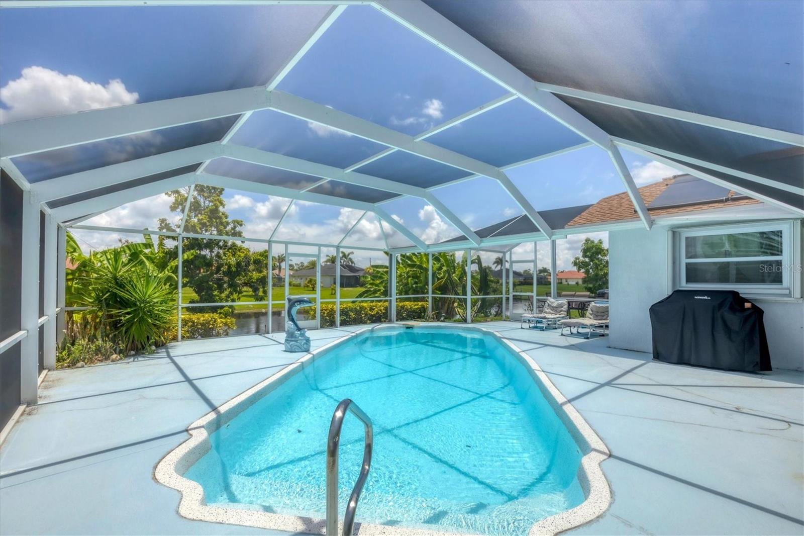 Image 33 of 54 For 727 Rotonda Circle