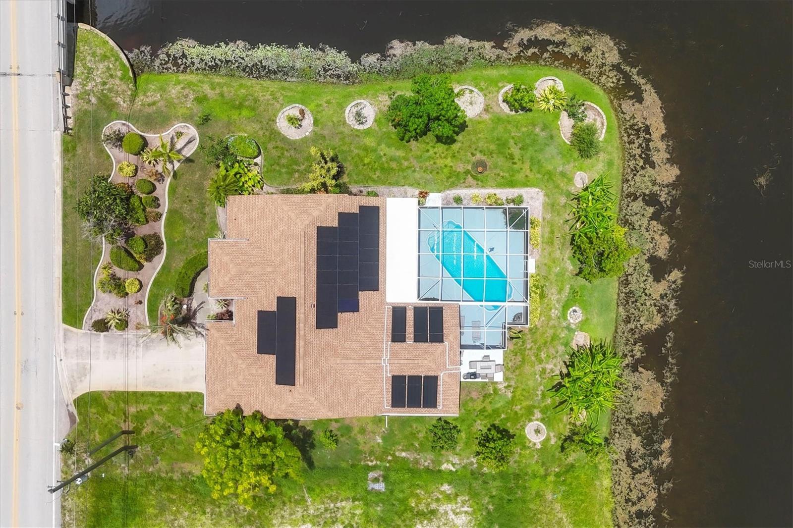 Image 38 of 54 For 727 Rotonda Circle