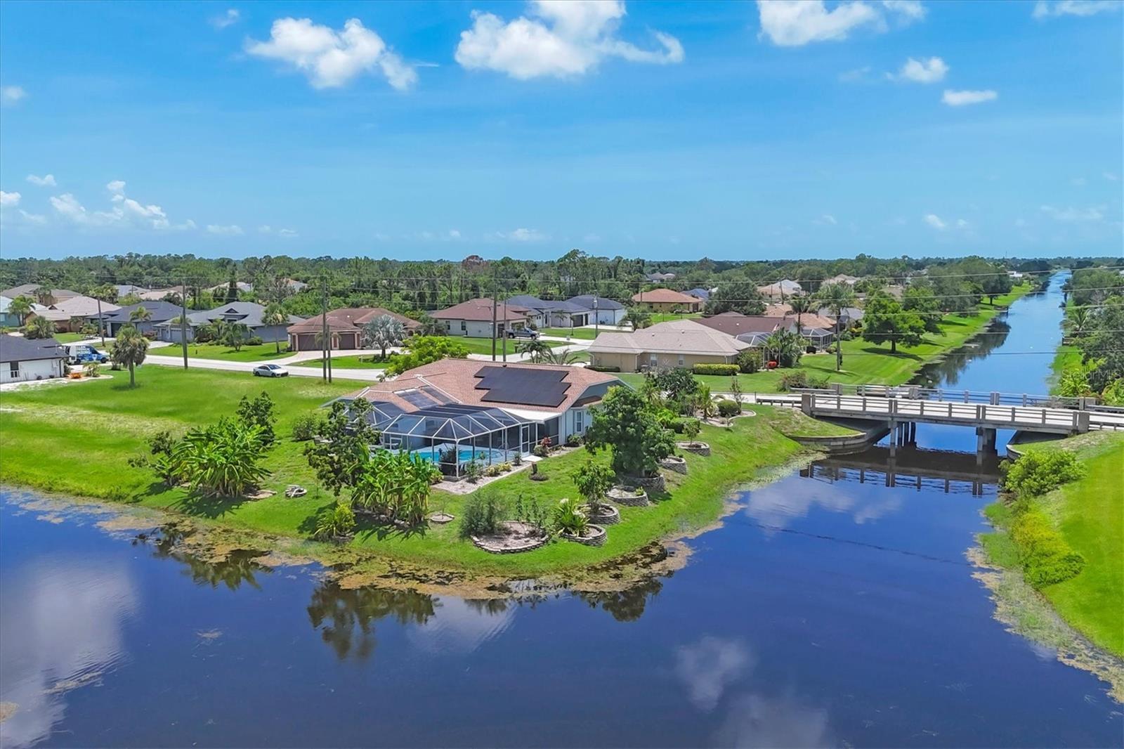 Image 39 of 54 For 727 Rotonda Circle