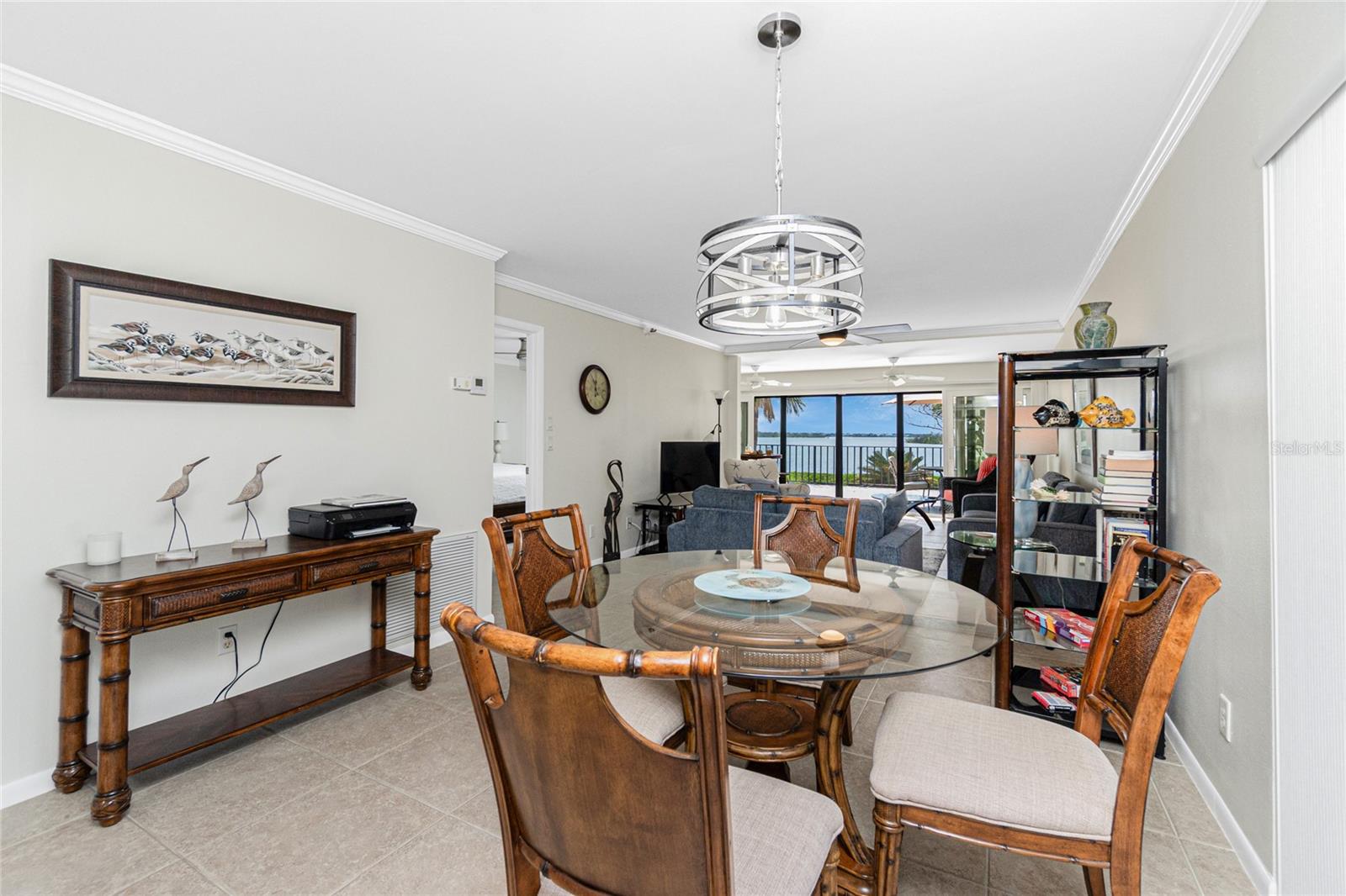 Listing photo id 8 for 1701 Beach Road 207