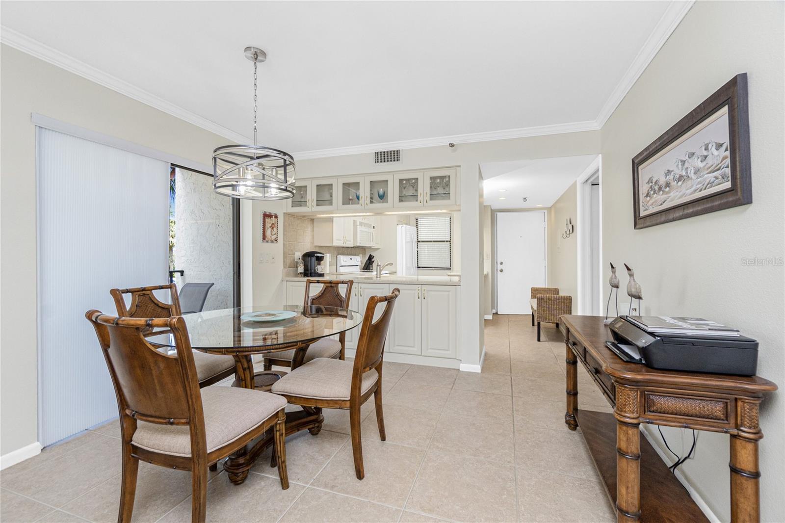 Listing photo id 9 for 1701 Beach Road 207