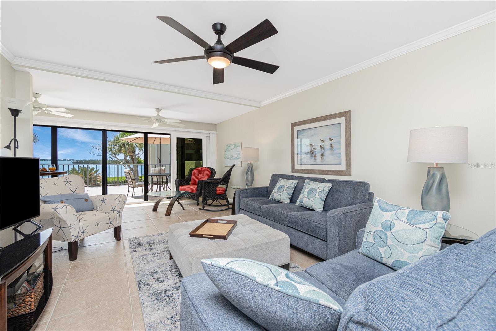 Listing photo id 12 for 1701 Beach Road 207