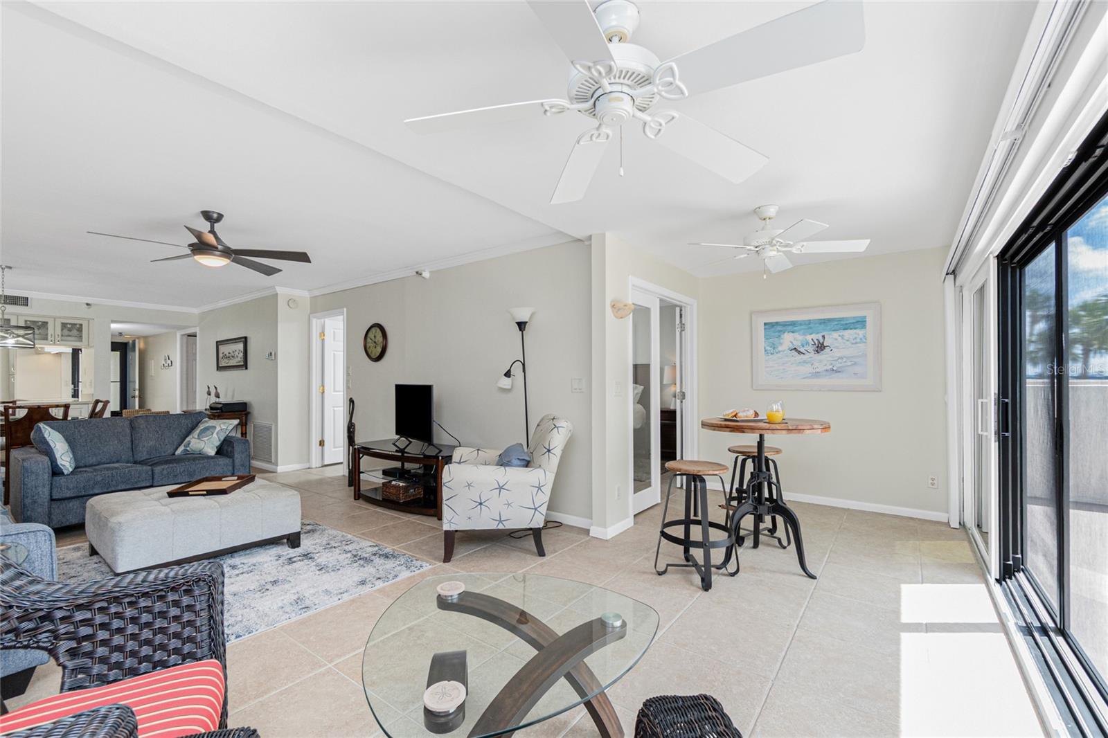 Listing photo id 17 for 1701 Beach Road 207