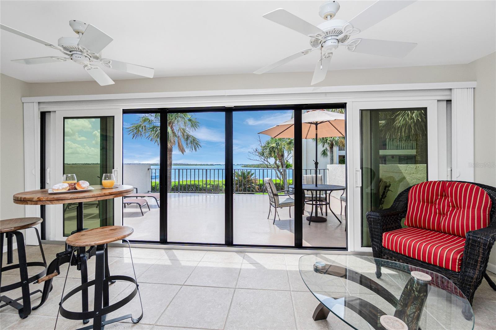 Listing photo id 19 for 1701 Beach Road 207
