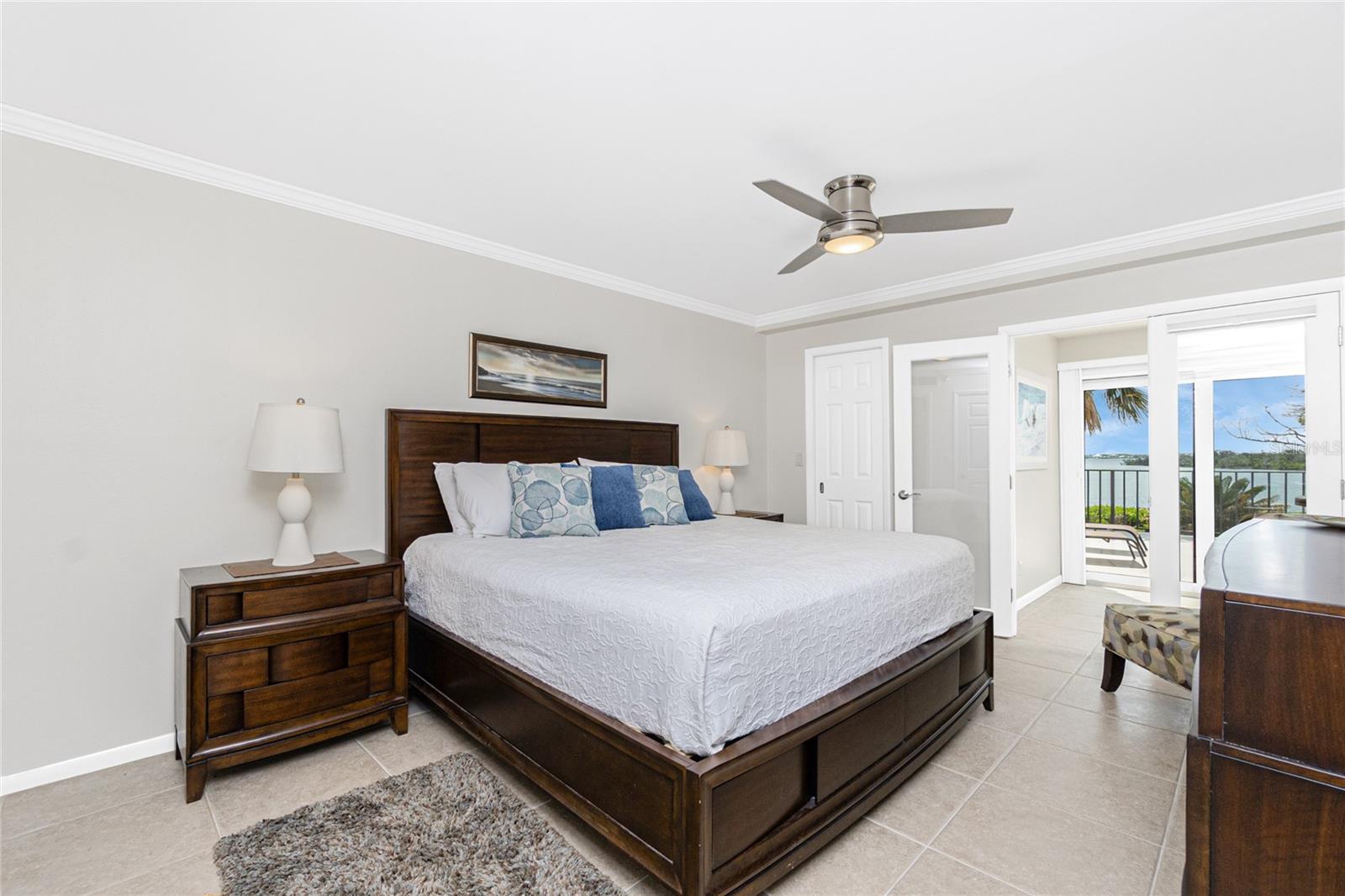 Listing photo id 23 for 1701 Beach Road 207
