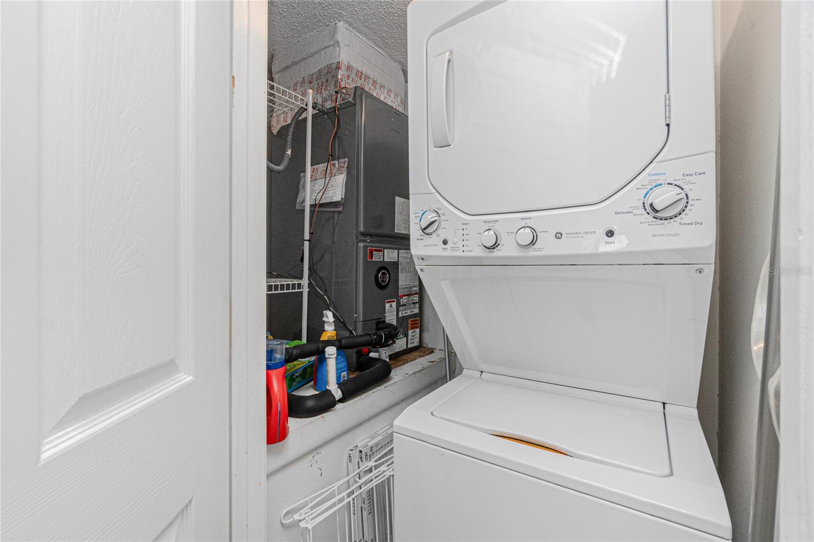 Listing photo id 27 for 1701 Beach Road 207