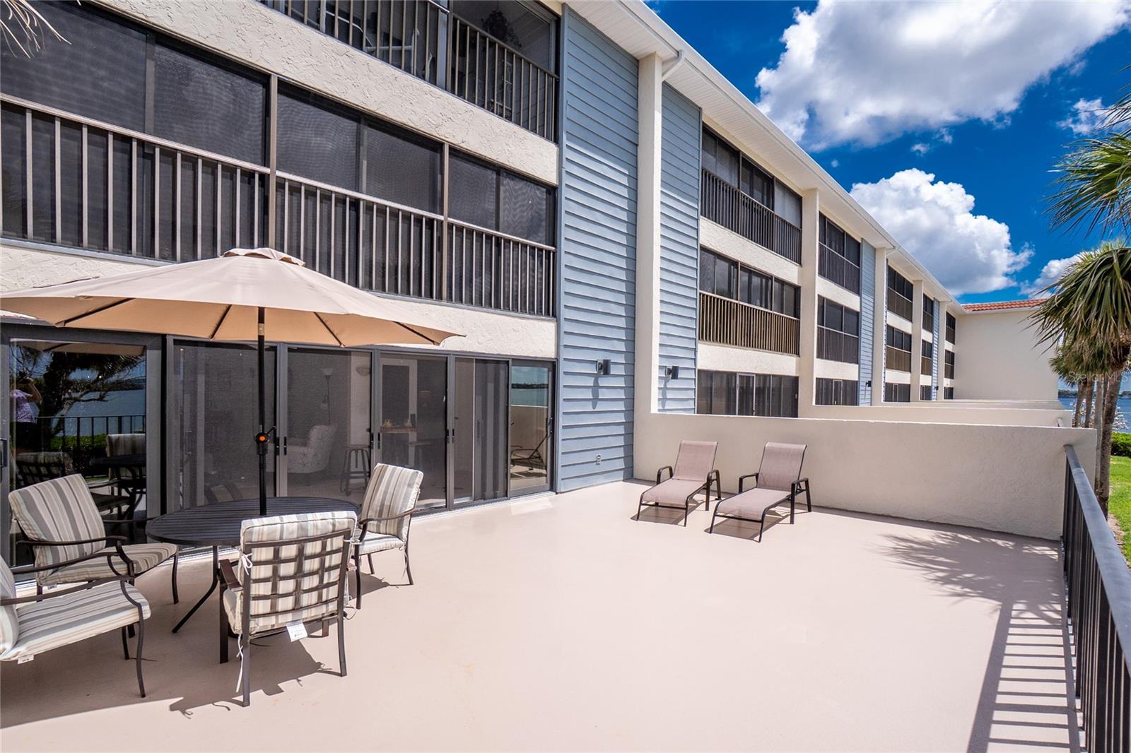 Listing photo id 37 for 1701 Beach Road 207