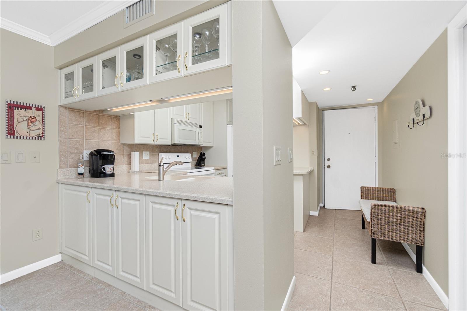 Listing photo id 2 for 1701 Beach Road 207