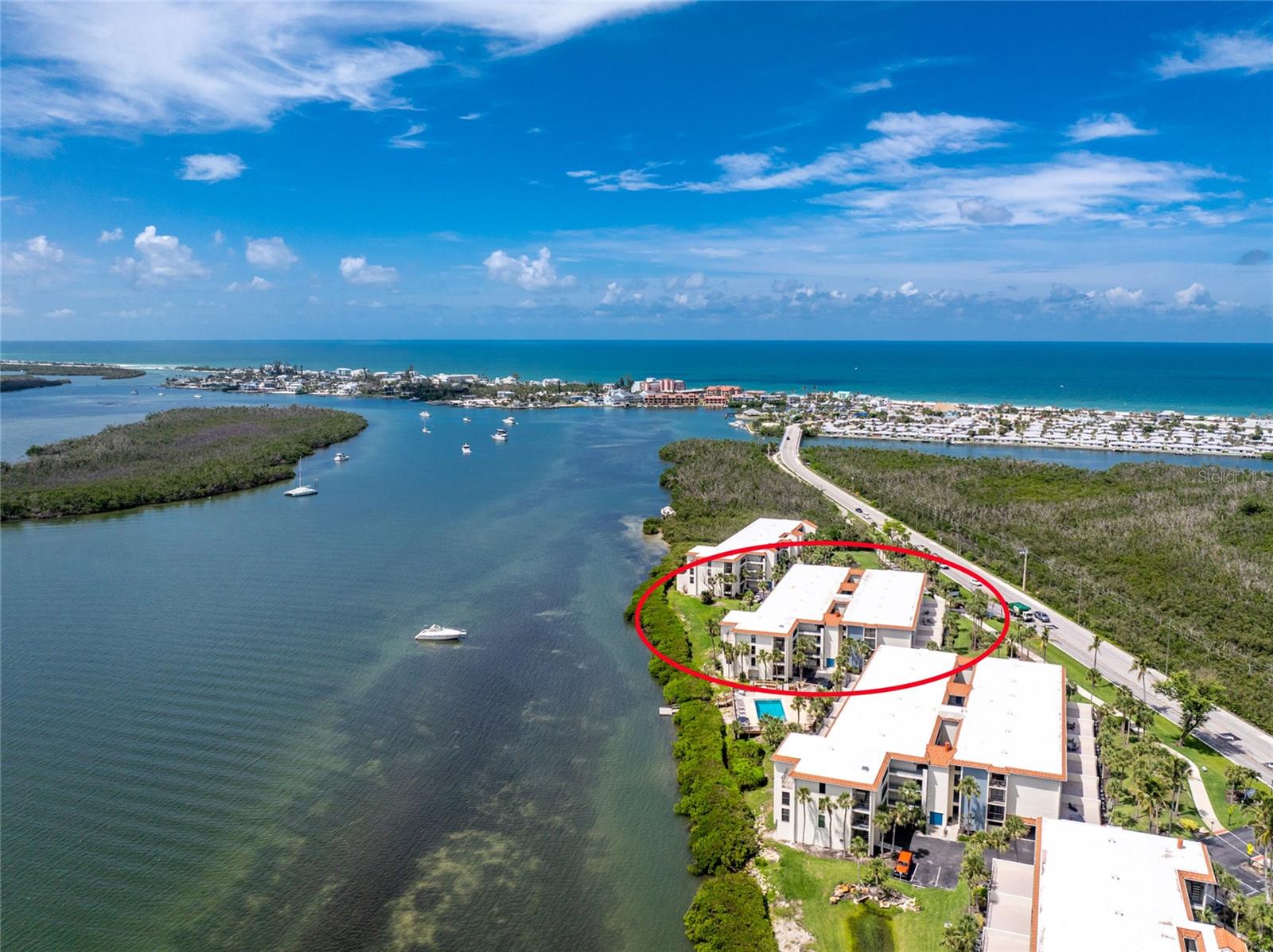 Listing photo id 44 for 1701 Beach Road 207
