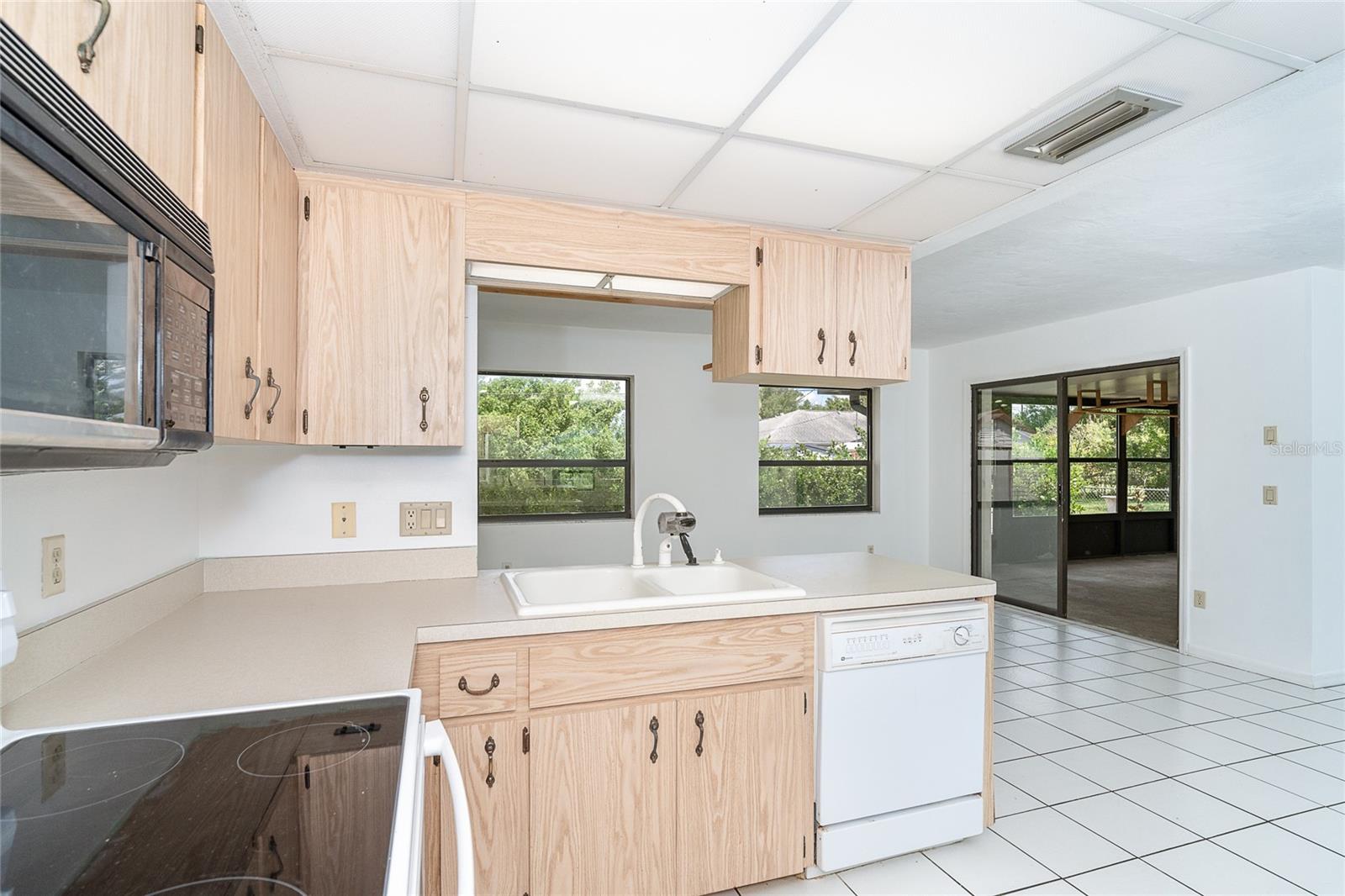 Image 11 of 33 For 7059 Quigley Street