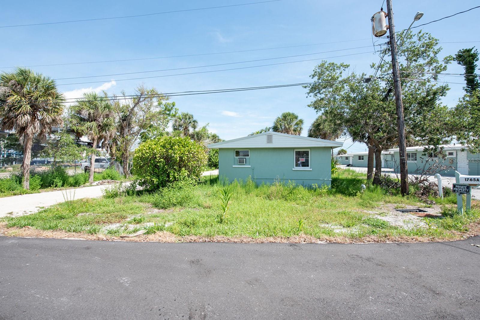 Image 9 of 21 For 1765 Manor Road