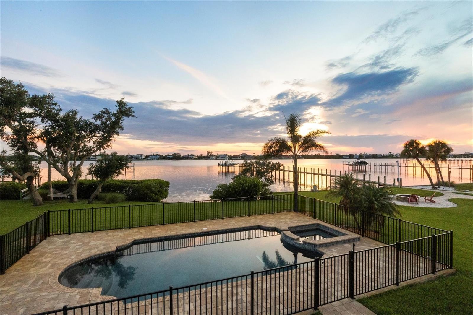 Image 16 of 92 For 1784 Bayshore Drive