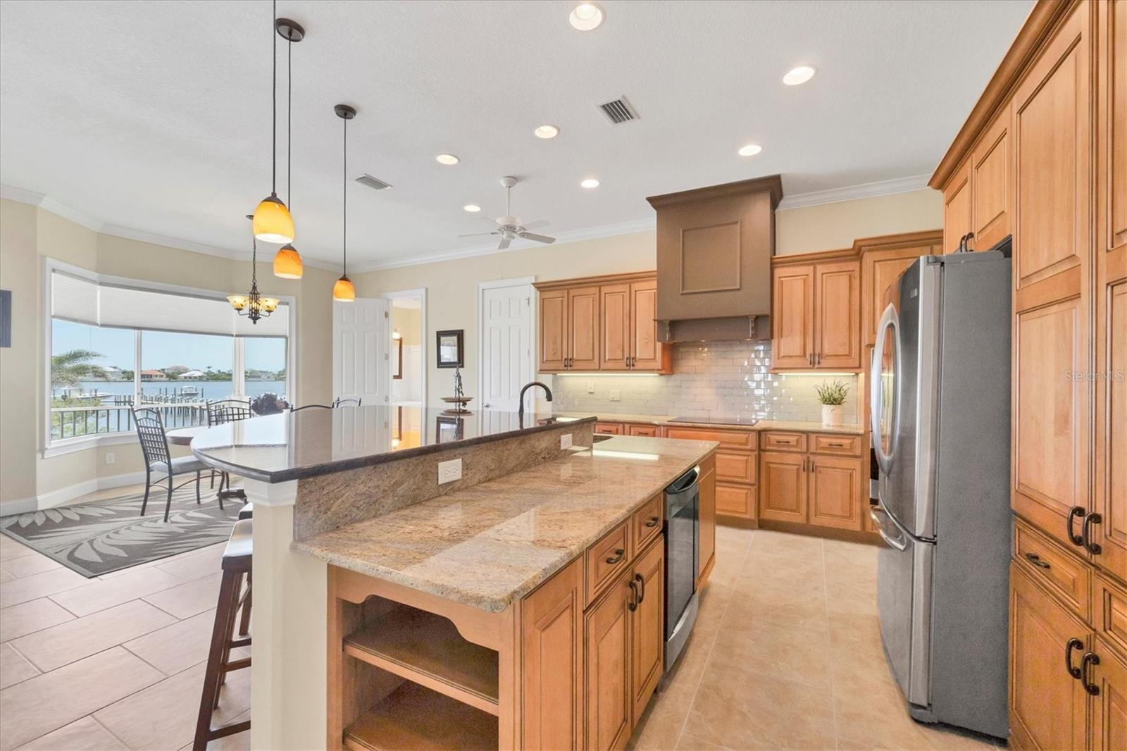 Image 35 of 92 For 1784 Bayshore Drive