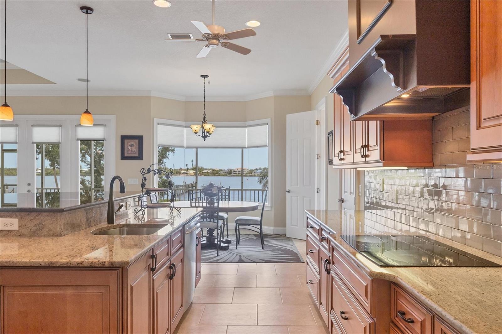 Image 38 of 92 For 1784 Bayshore Drive