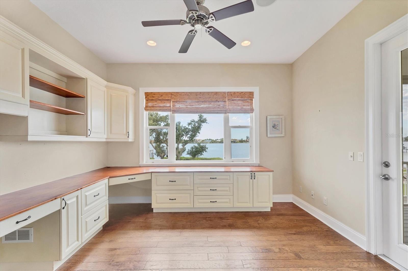 Image 48 of 92 For 1784 Bayshore Drive