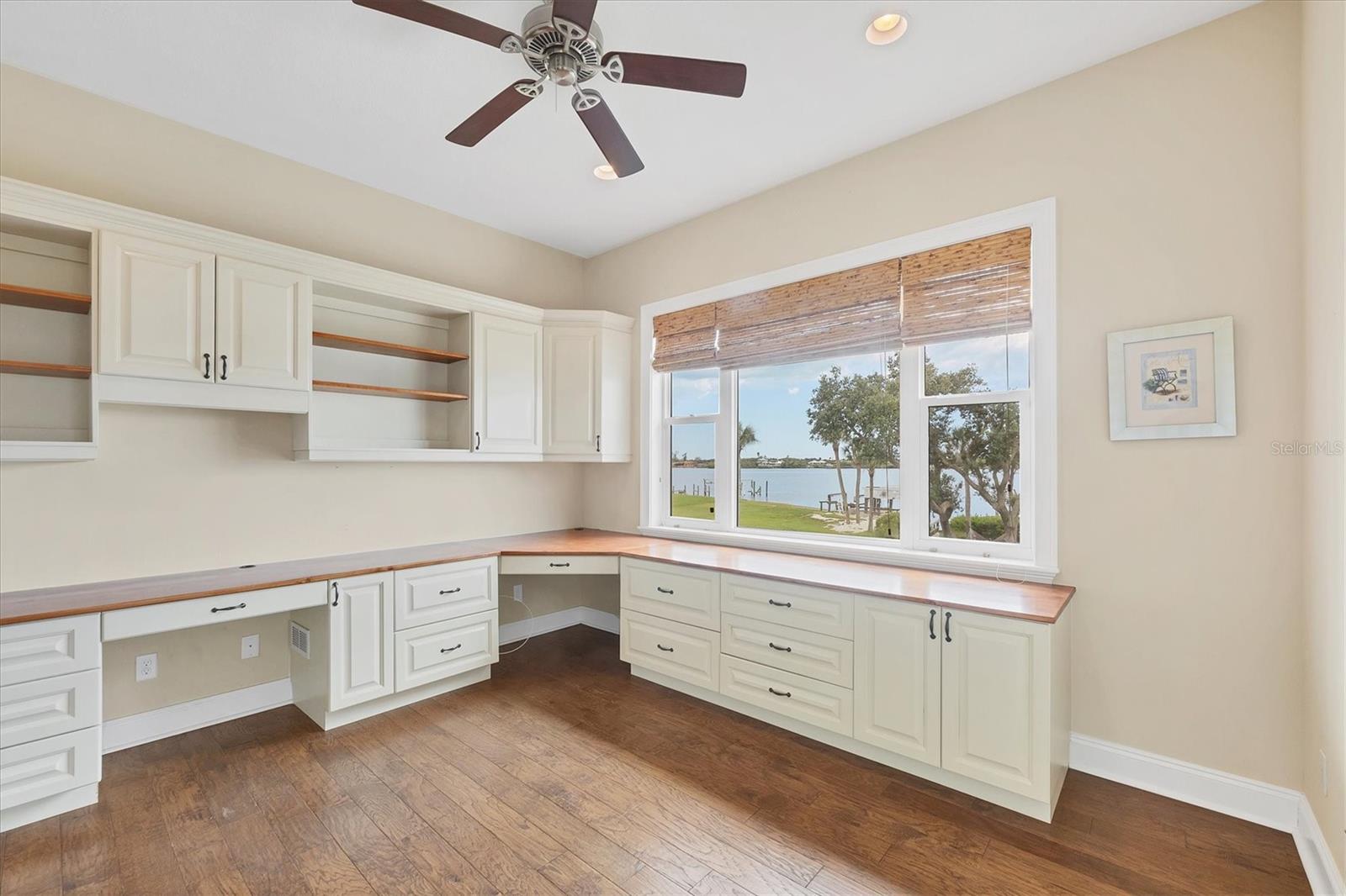 Image 49 of 92 For 1784 Bayshore Drive