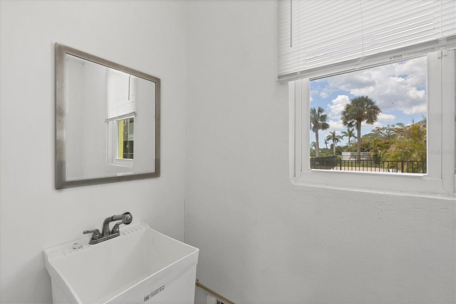 Image 61 of 92 For 1784 Bayshore Drive