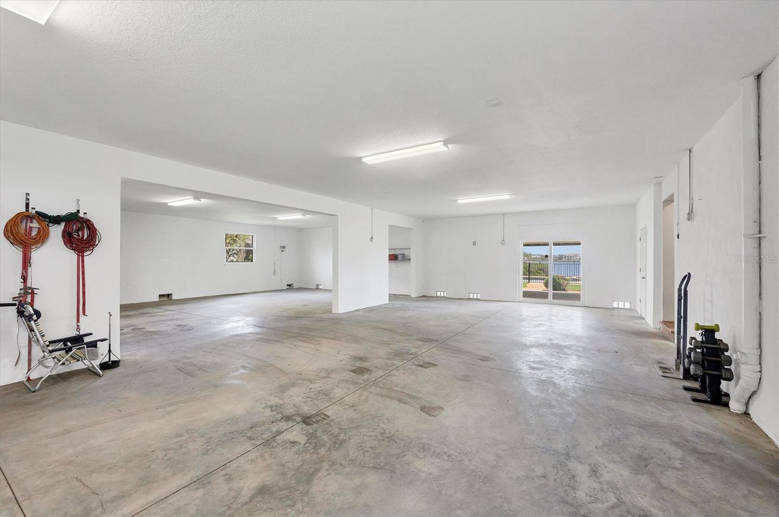 Image 63 of 92 For 1784 Bayshore Drive