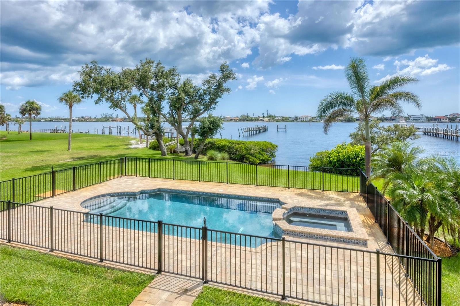 Image 71 of 92 For 1784 Bayshore Drive