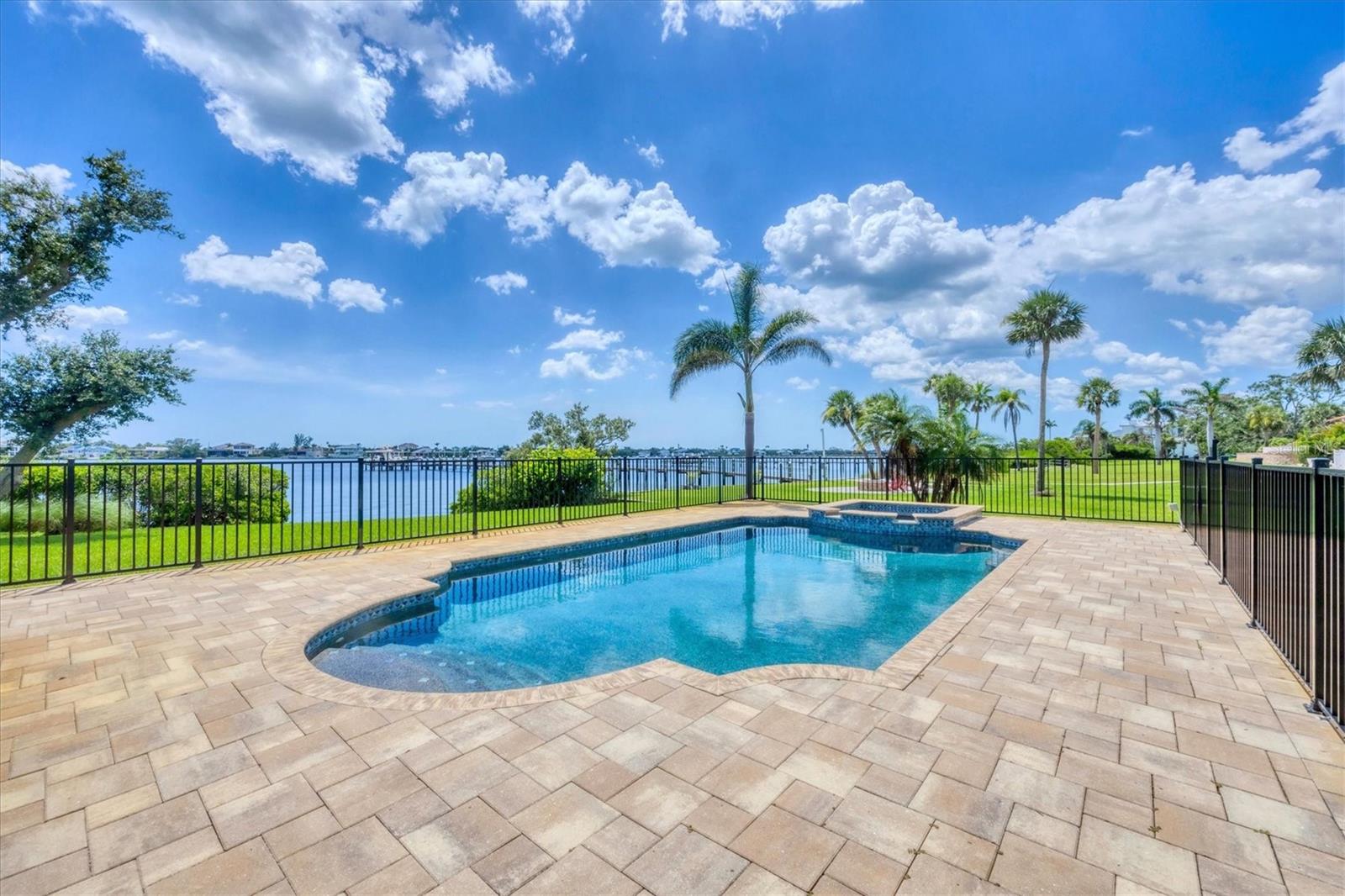 Image 75 of 92 For 1784 Bayshore Drive
